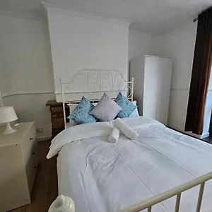 https://e1-rooms.brighton-hotels-england.com
